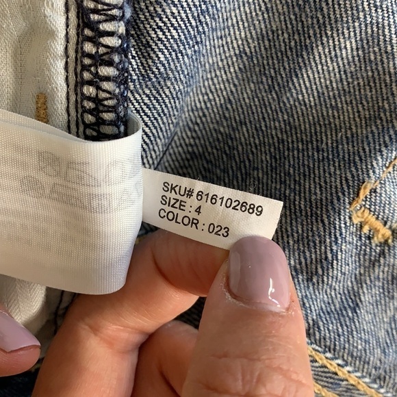 abercrombie & fitch • cuffed cutoff denim shorts - Picture 9 of 11